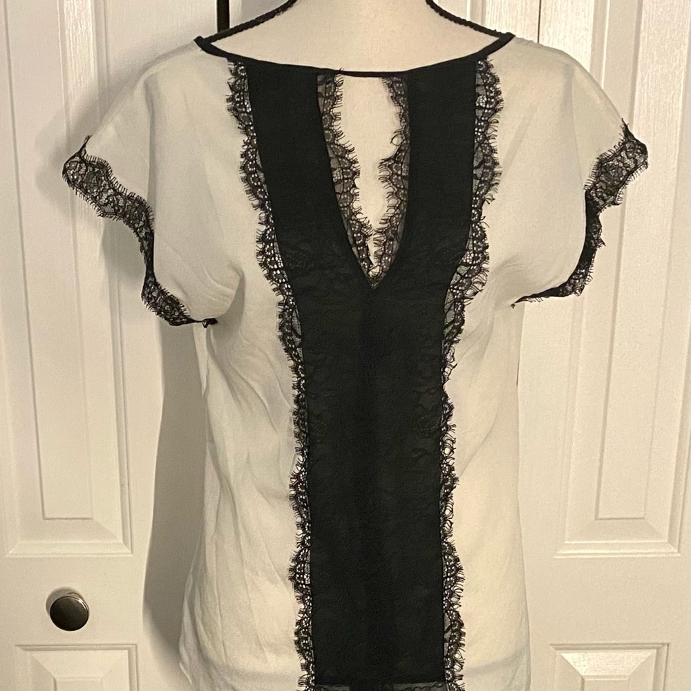 DESIGNED BY EXPRESS!!! Fabulous Condition Top
